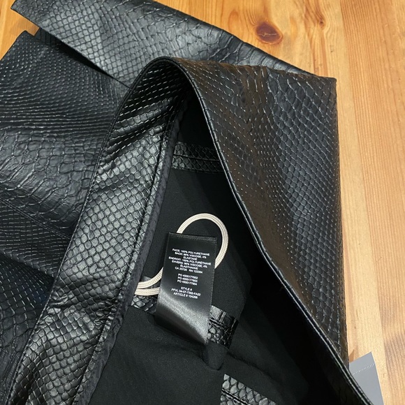 Aritzia Wilfred New Patio Leather Mini Skirt High Waisted Vegan Cocktail Python - Picture 11 of 15